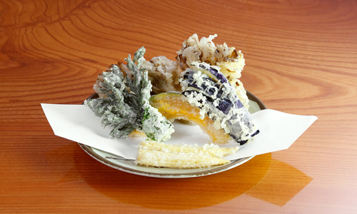 Tempura (Five kinds of Vegetables)　605 yen (Tax Included)
